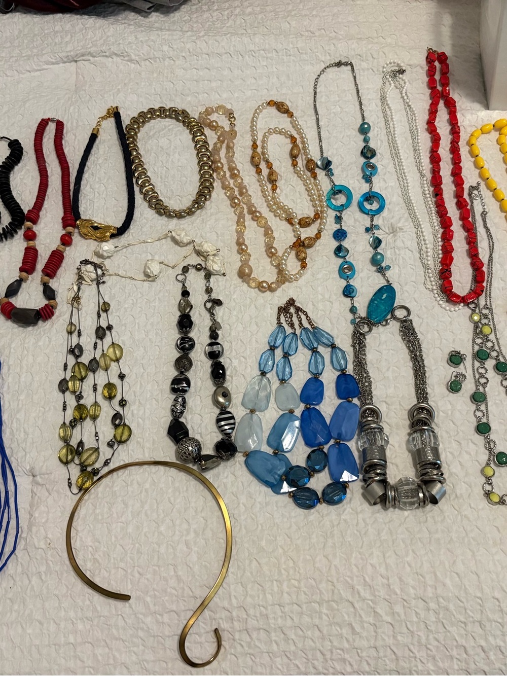 Lot of 23 Mixed Statement Necklaces - Women Jewelry